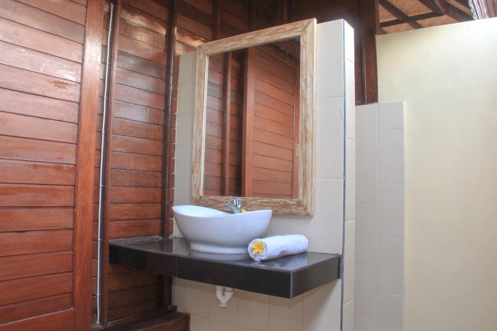 Dinatah Lembongan Villas Habitación foto