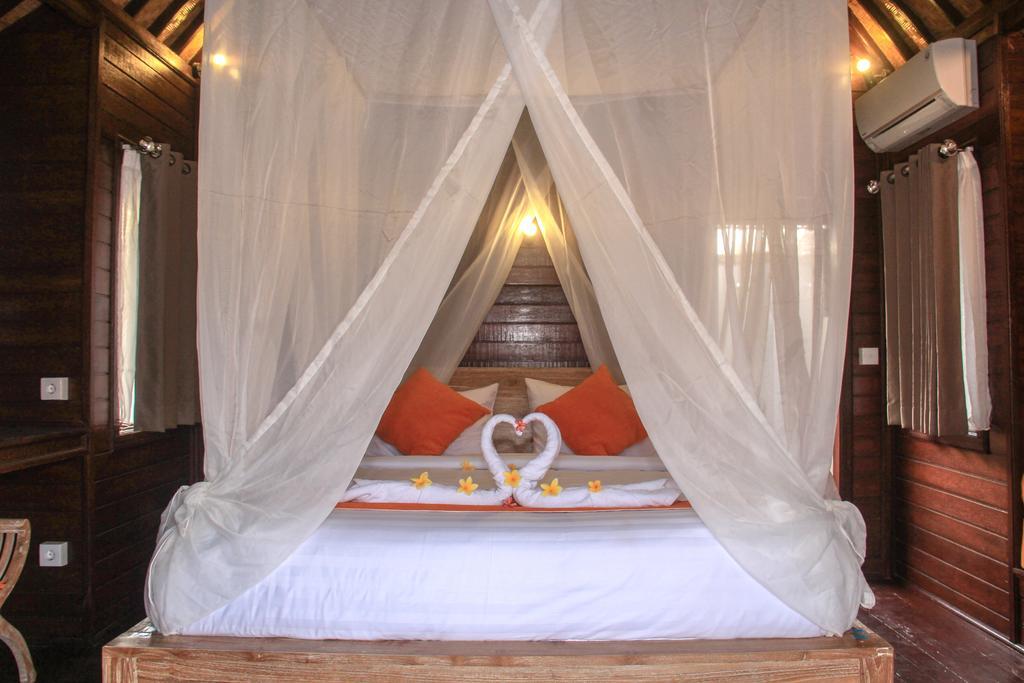 Dinatah Lembongan Villas Habitación foto